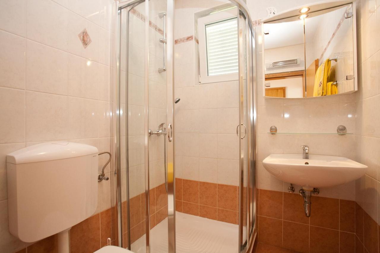 Apartments Glibo Near The Sea And Town Center! Krk Town Zewnętrze zdjęcie