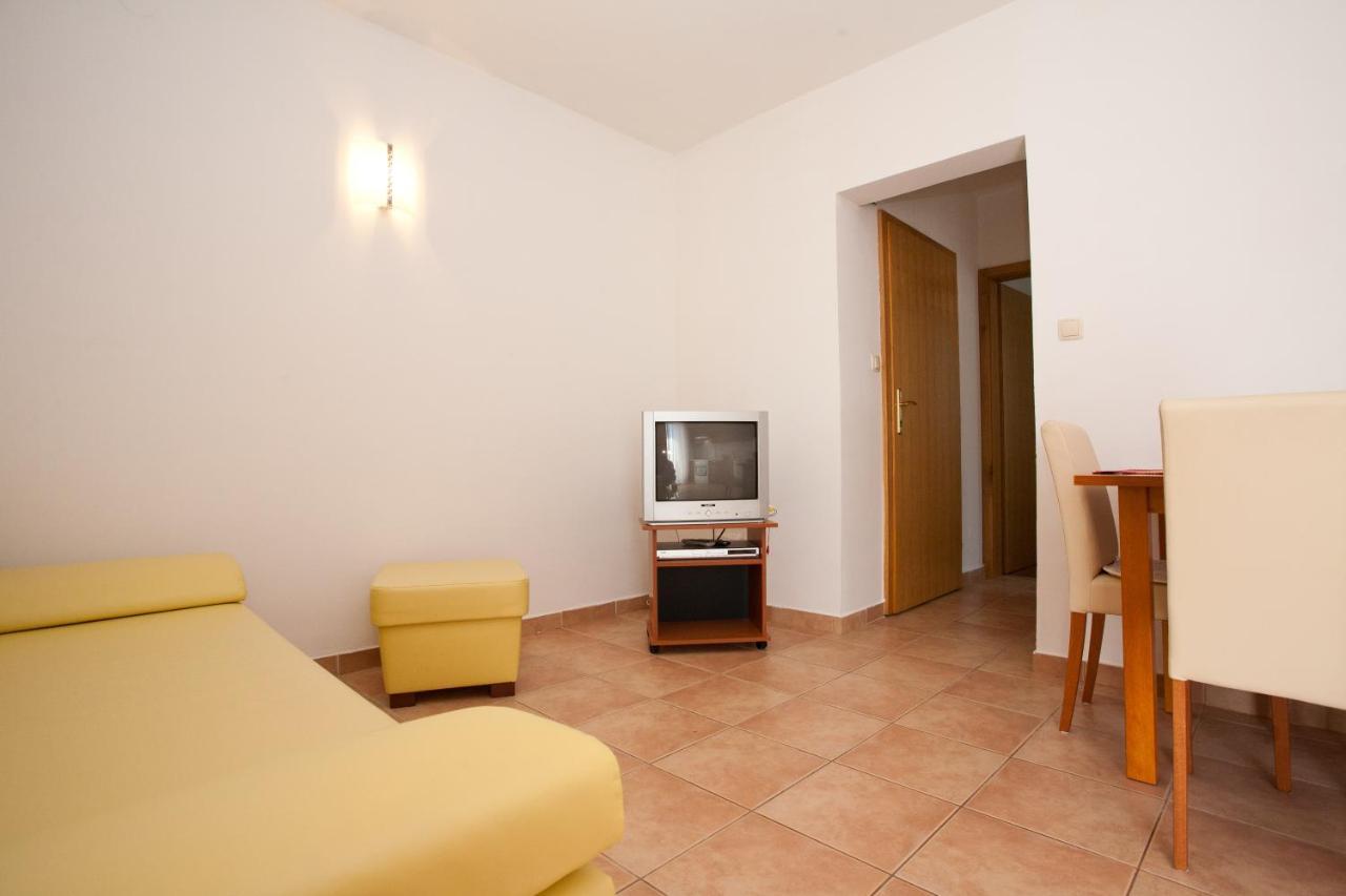 Apartments Glibo Near The Sea And Town Center! Krk Town Zewnętrze zdjęcie